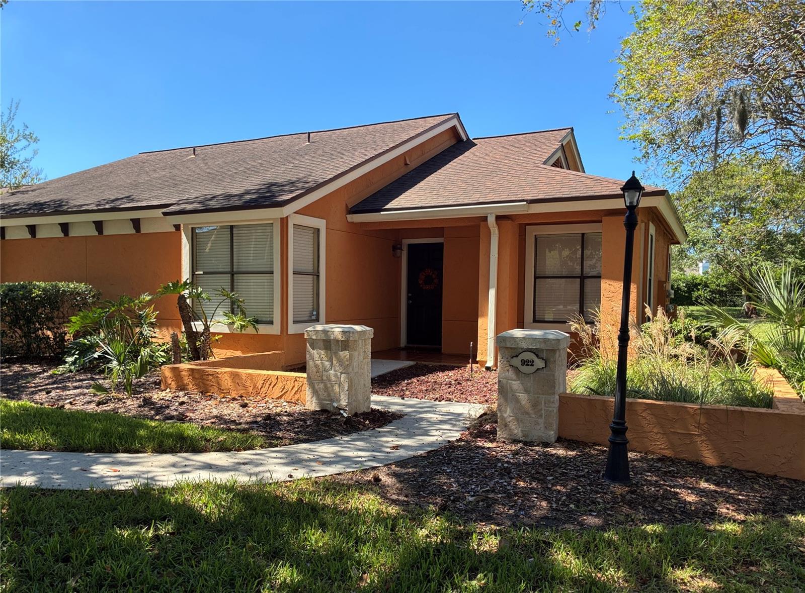 922 SHORELINE CIRCLE na