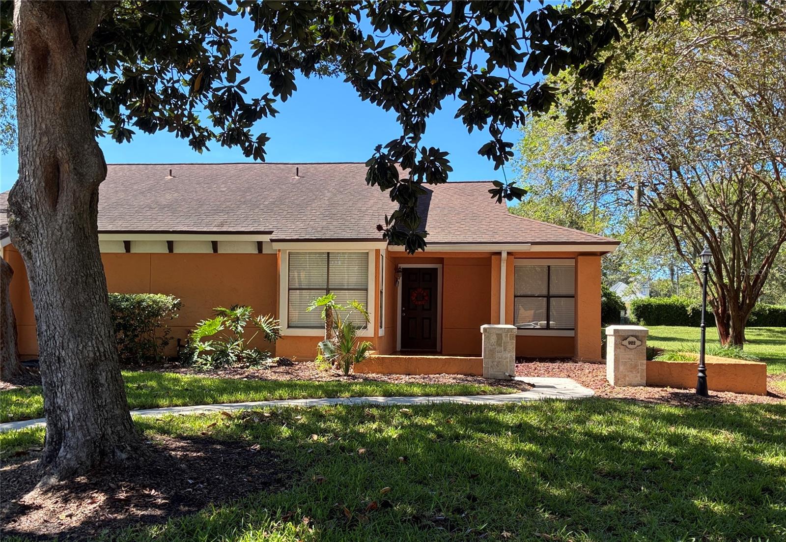 922 SHORELINE CIRCLE na