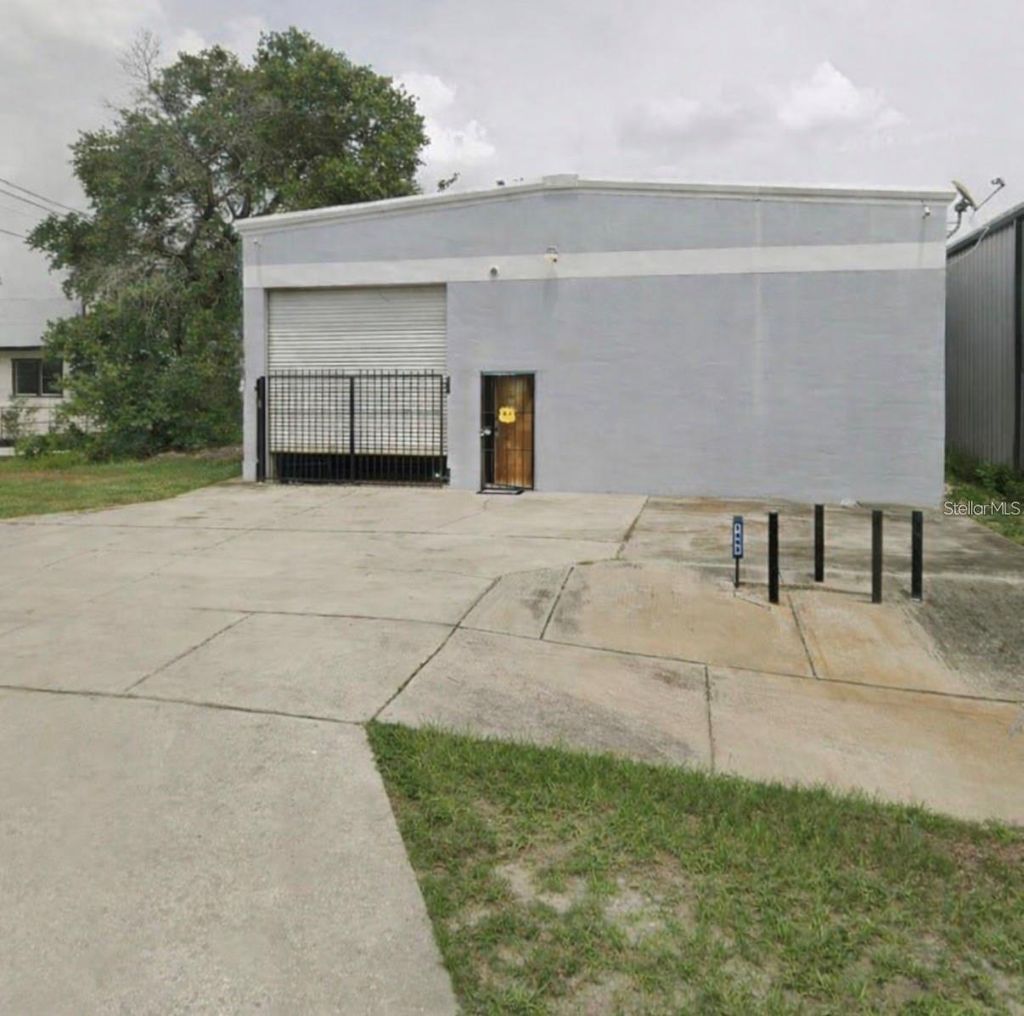 Photo of 1405 N 23rd St, Tampa, FL 33605 (MLS # TB8526292)