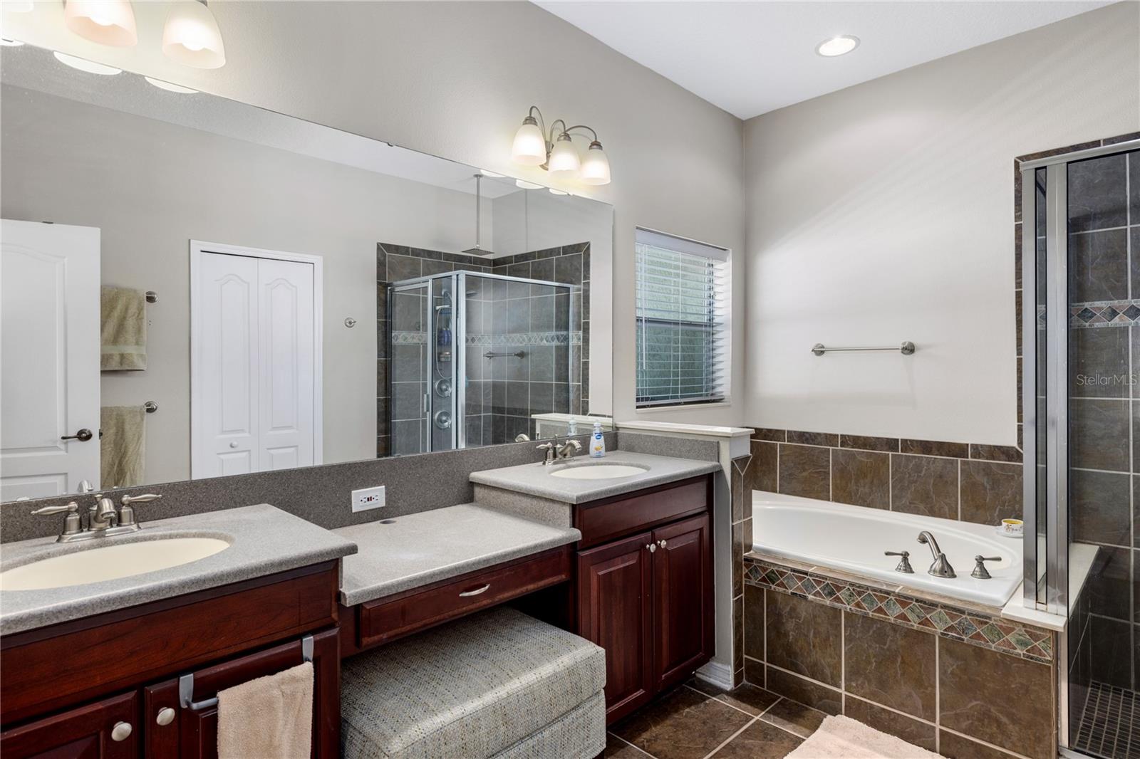 OAK HILL RESERVE PH 2 - Residential