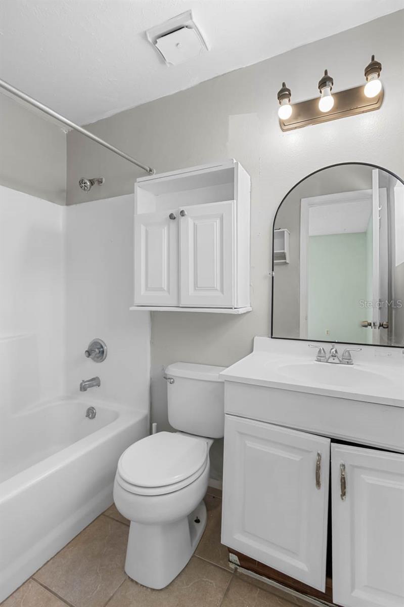 LAKEVIEW VILLAGE SEC L UNIT 01 - Residential Lease