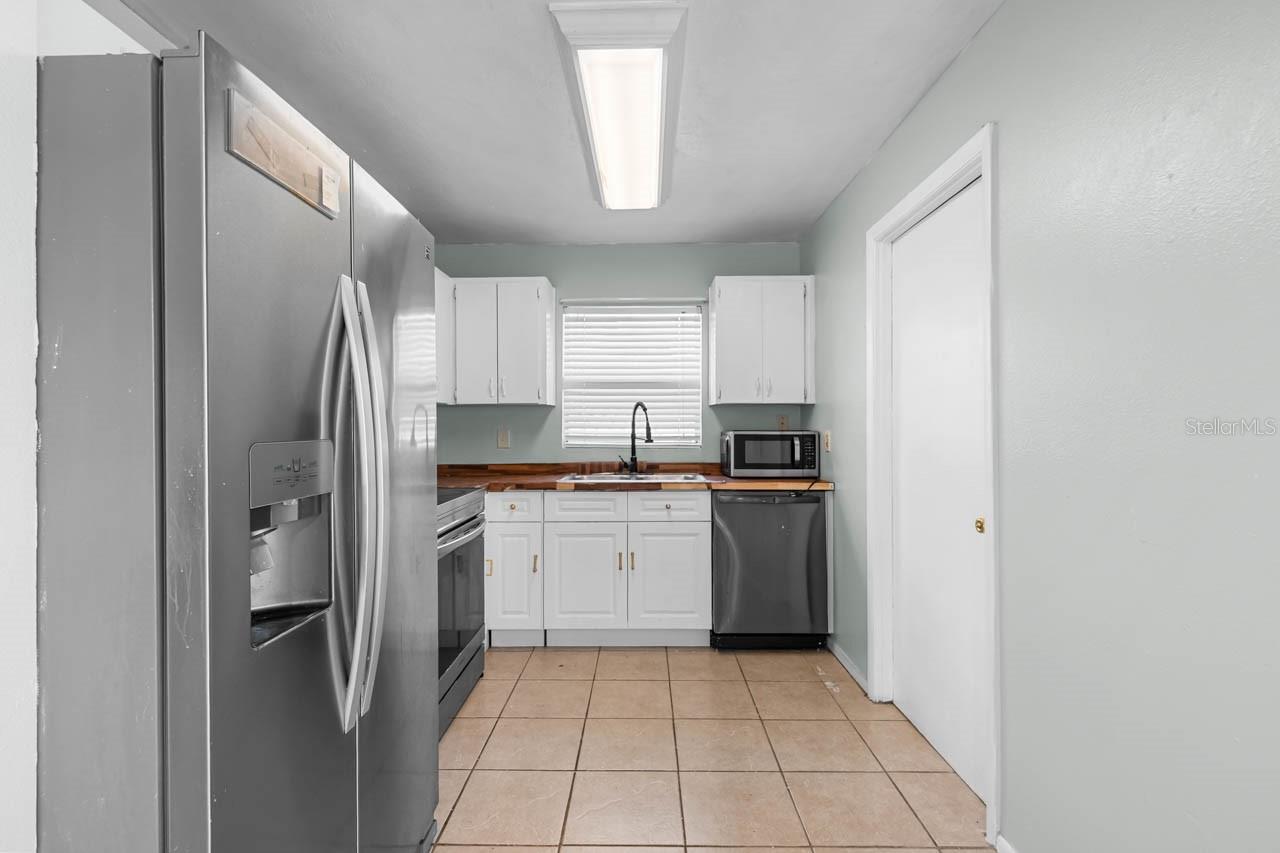 LAKEVIEW VILLAGE SEC L UNIT 01 - Residential Lease