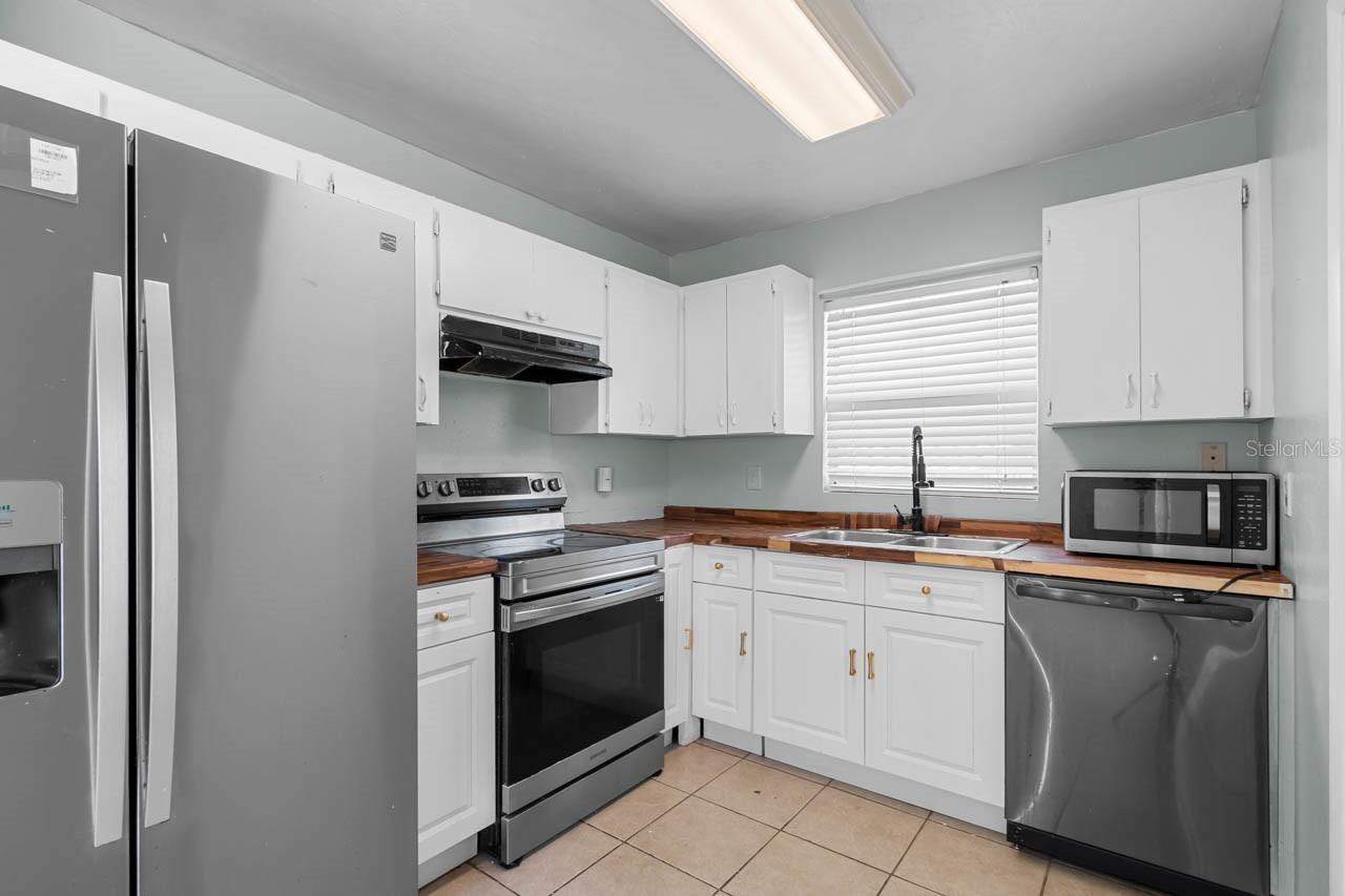 LAKEVIEW VILLAGE SEC L UNIT 01 - Residential Lease