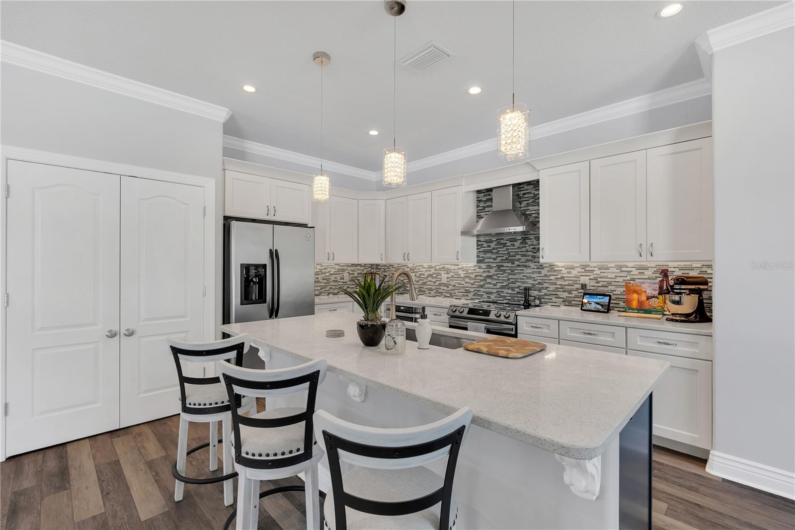 7272 CEDARCREST BOULEVARD