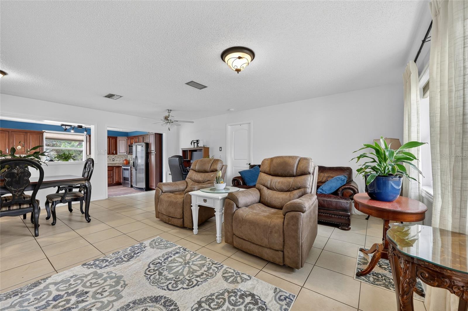 27484 S TWIN LAKES DRIVE