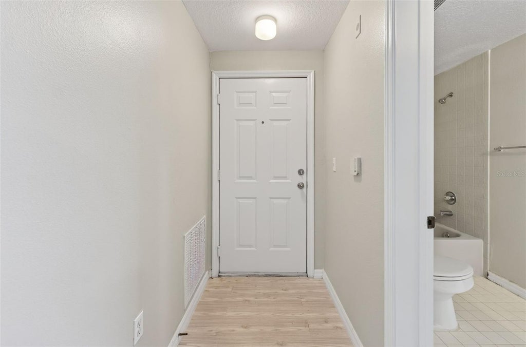 Photo of 5572 Metrowest Boulevard #304, Orlando, FL 32811 (MLS # S5158264)