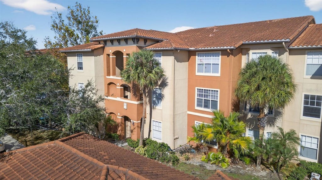 Photo of 5572 Metrowest Boulevard #304, Orlando, FL 32811 (MLS # S5158264)