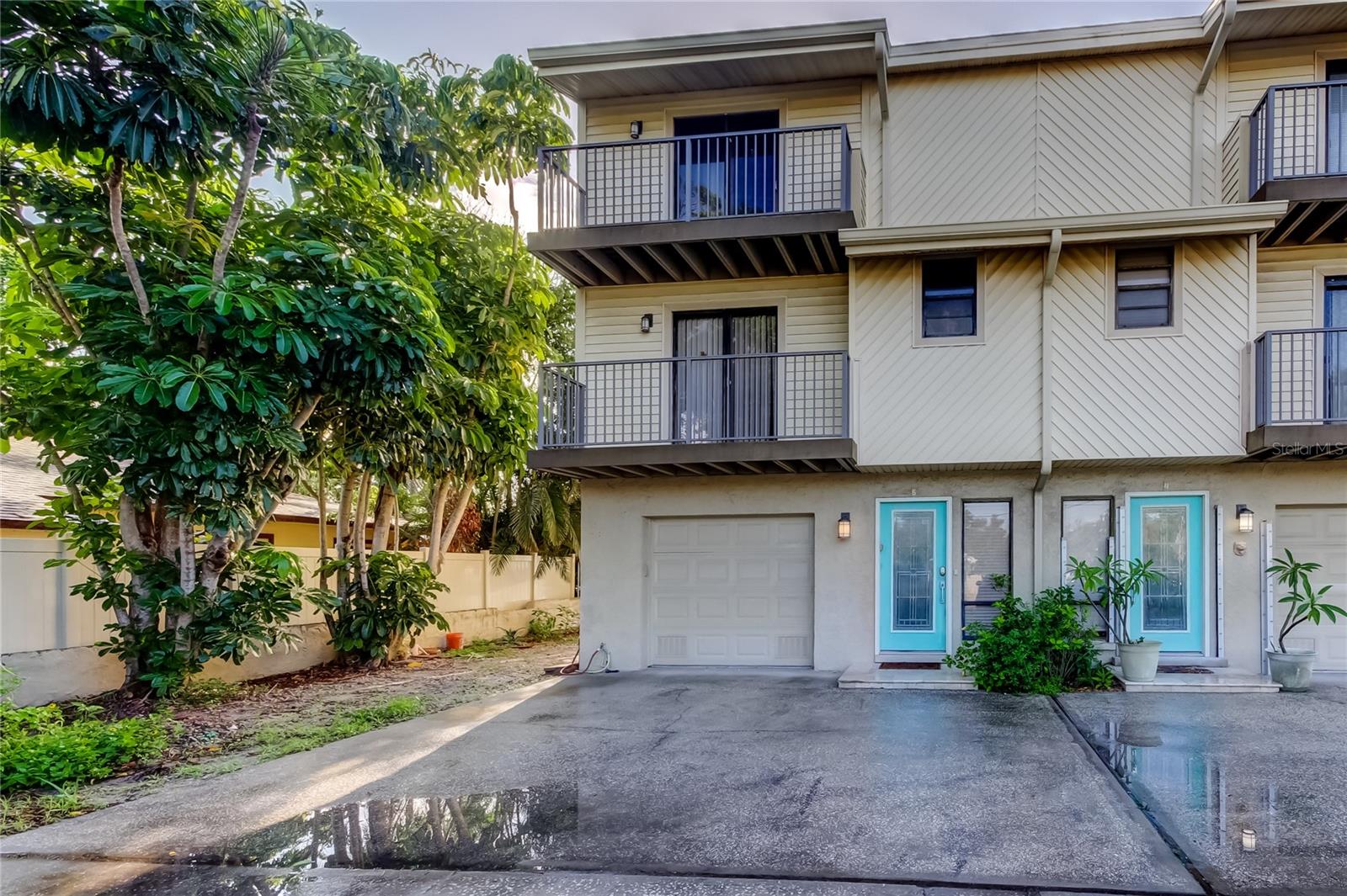 ONE THIRTY FIVE SUNSET PLACE - Residential