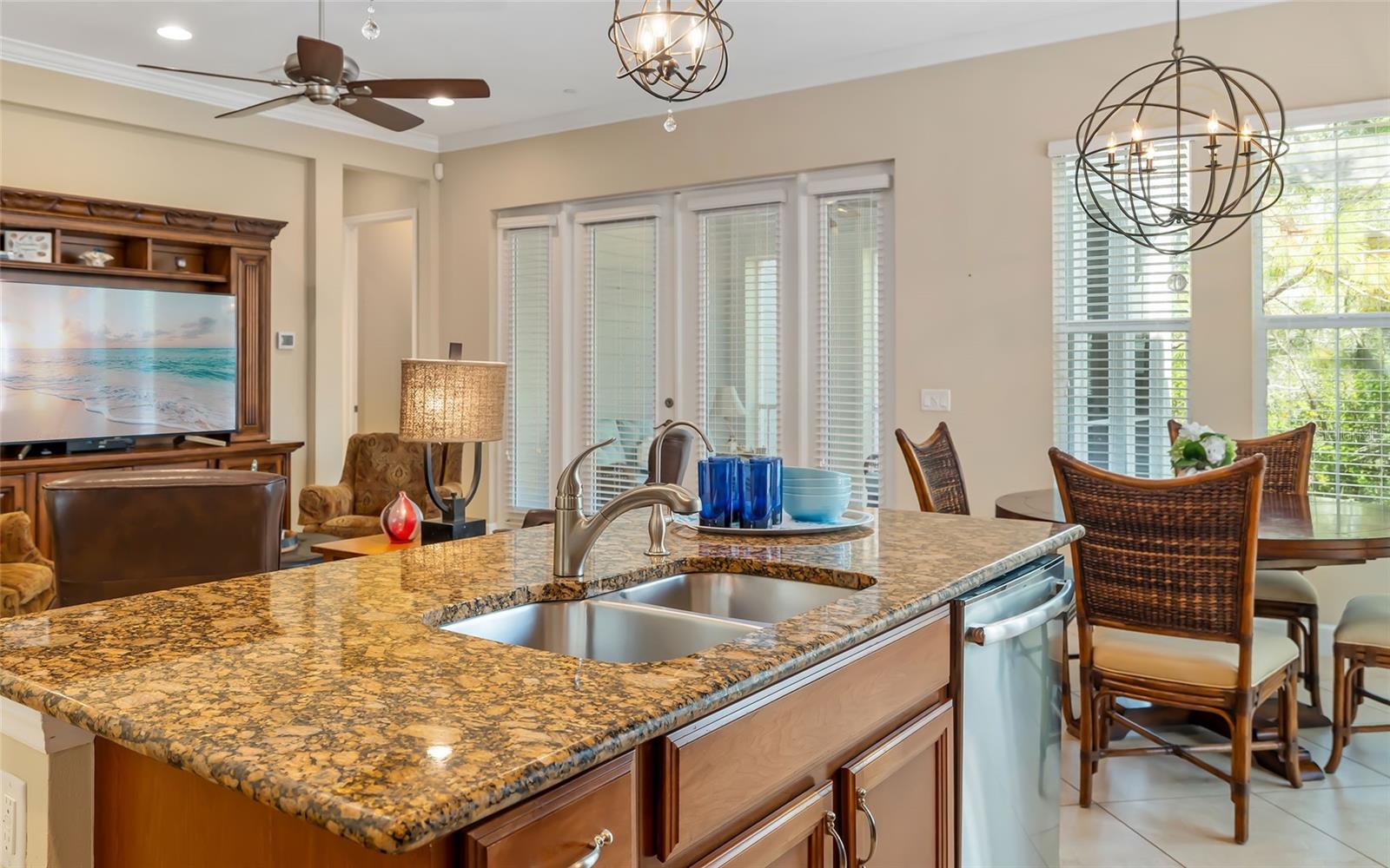 MANGROVE WALK ON HARBOUR ISLE PH 4 - Residential
