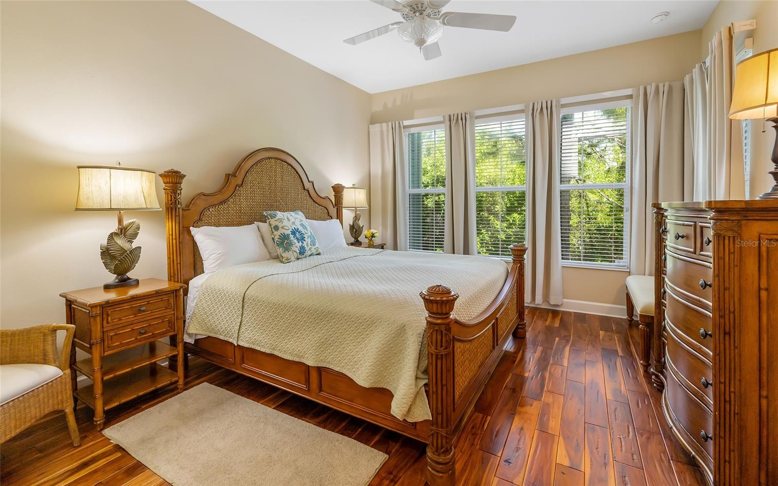 MANGROVE WALK ON HARBOUR ISLE PH 4 - Residential