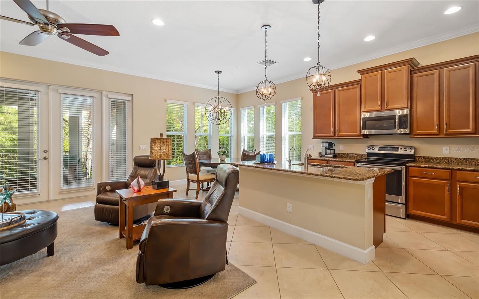 MANGROVE WALK ON HARBOUR ISLE PH 4 - Residential