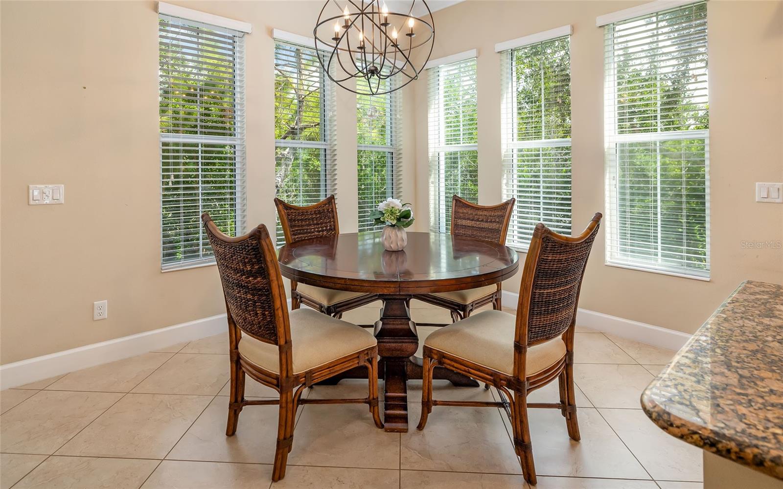 MANGROVE WALK ON HARBOUR ISLE PH 4 - Residential