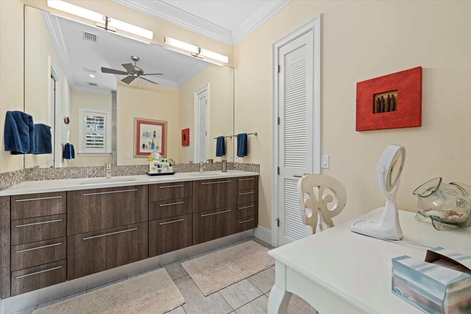 SARASOTA BEACH - Residential