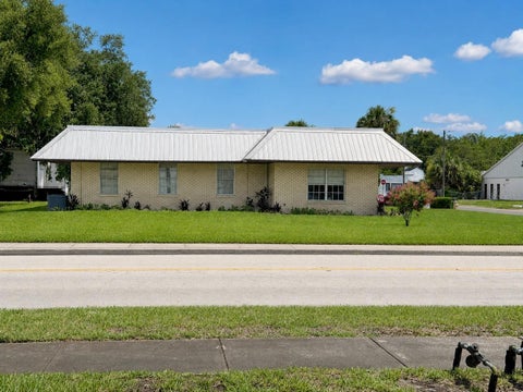 Photo of 399 Avenue K SE, Winter Haven, FL 33880 (MLS # L4964781)