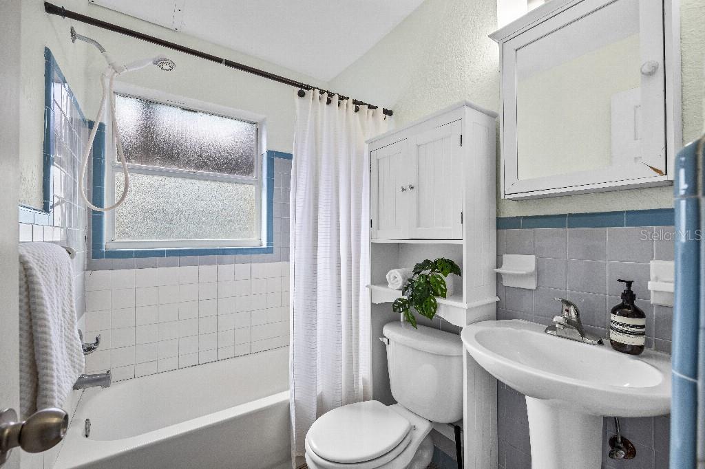 PALMS OF BEACH PARK A CONDOMIN - Residential