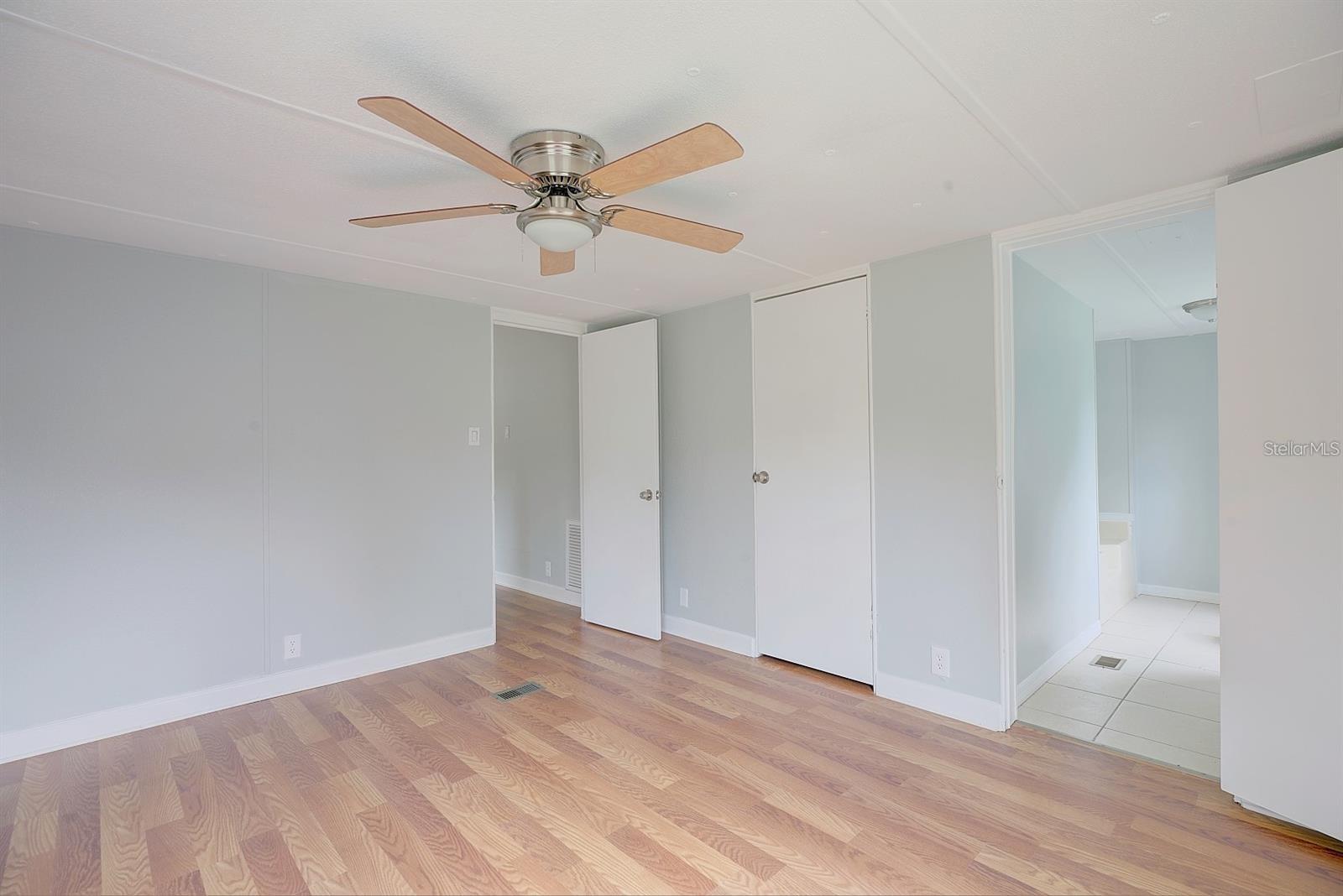 LEISURE ACRES UNIT 01 - Residential