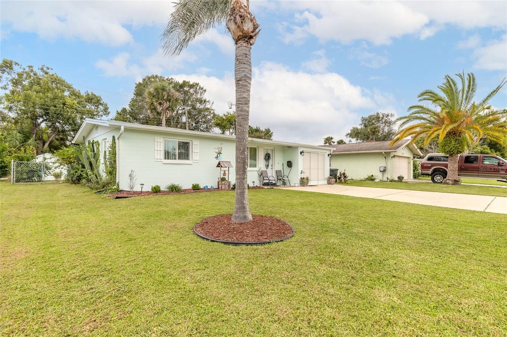 Photo of 1250 Peachtree Road, Daytona Beach, FL 32114 (MLS # V4952082)