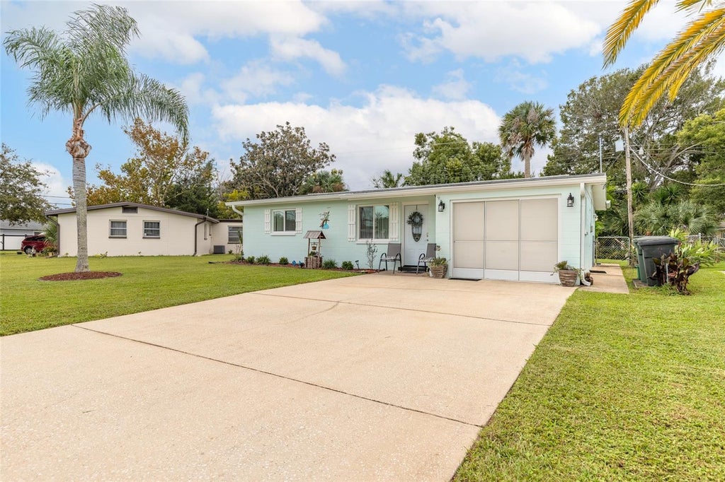 Photo of 1250 Peachtree Road, Daytona Beach, FL 32114 (MLS # V4952082)