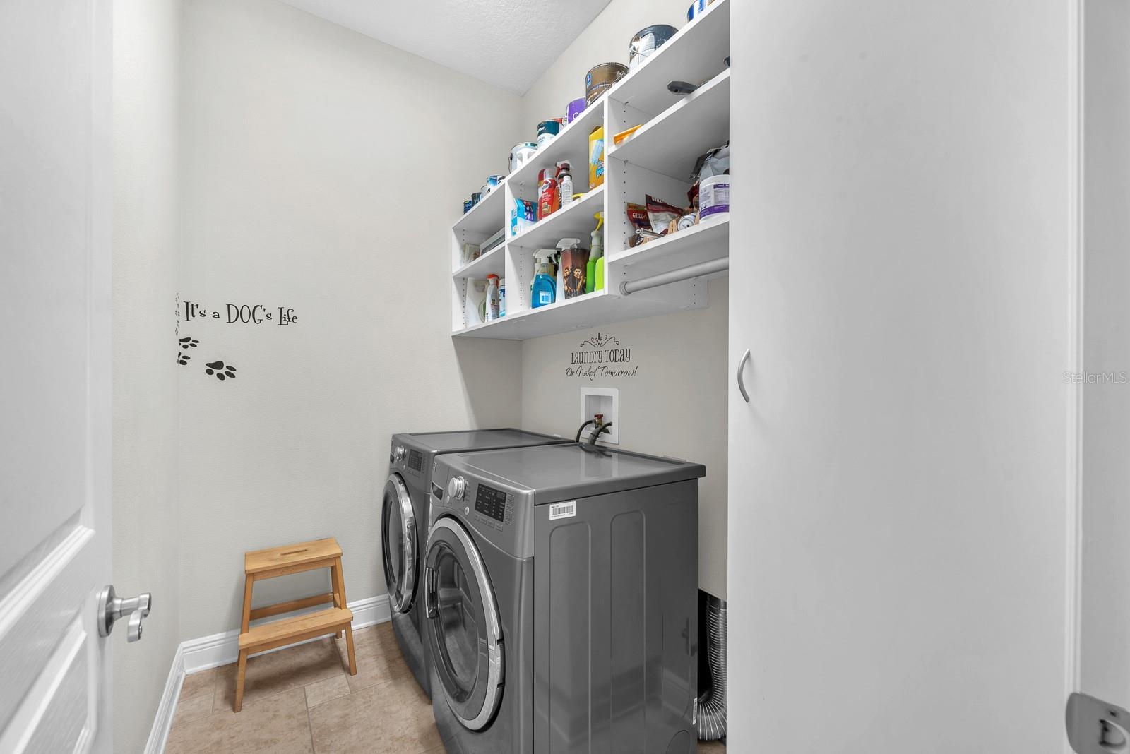 FISHHAWK RANCH TOWNCENTER PHAS - Residential