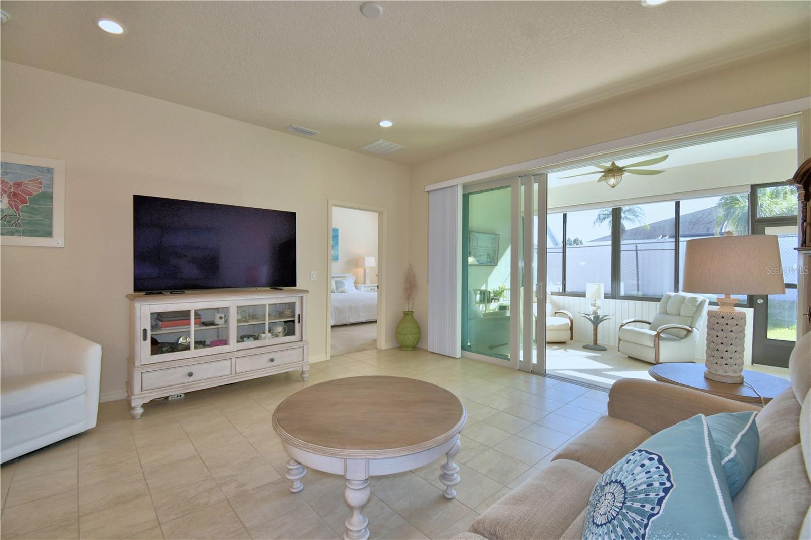 VIENNA SQUARE - Residential