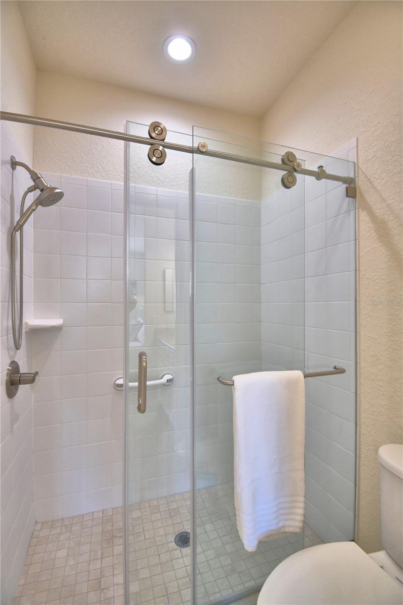 VIENNA SQUARE - Residential