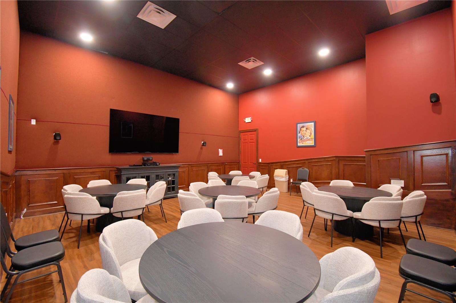 VIENNA SQUARE - Residential