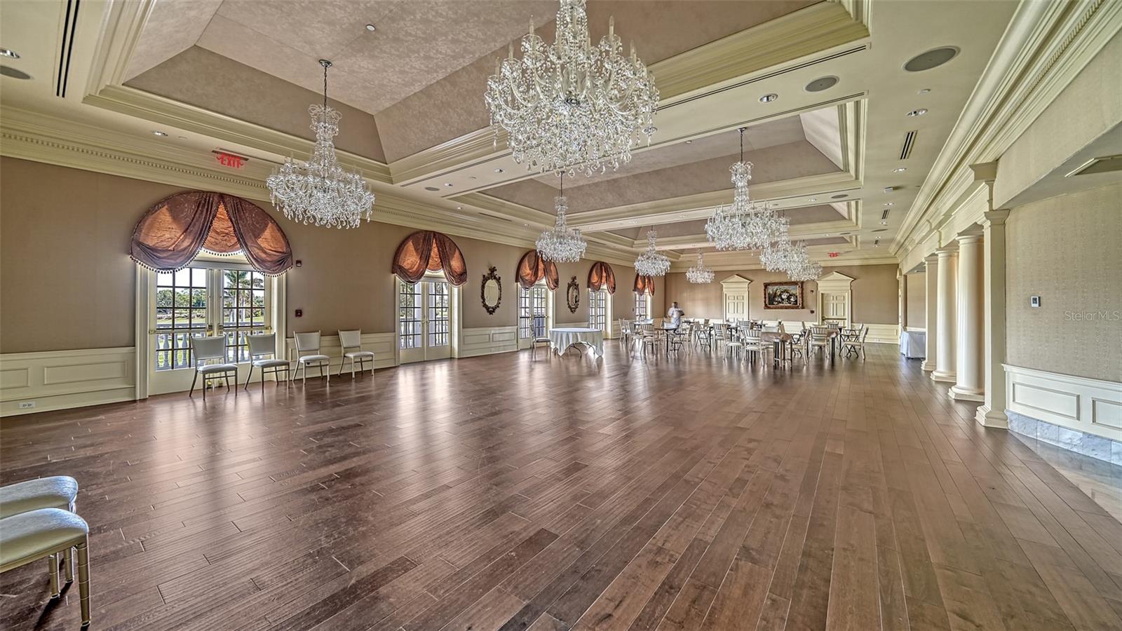 WINDSOR LODGE AT THE OAKS - Residential