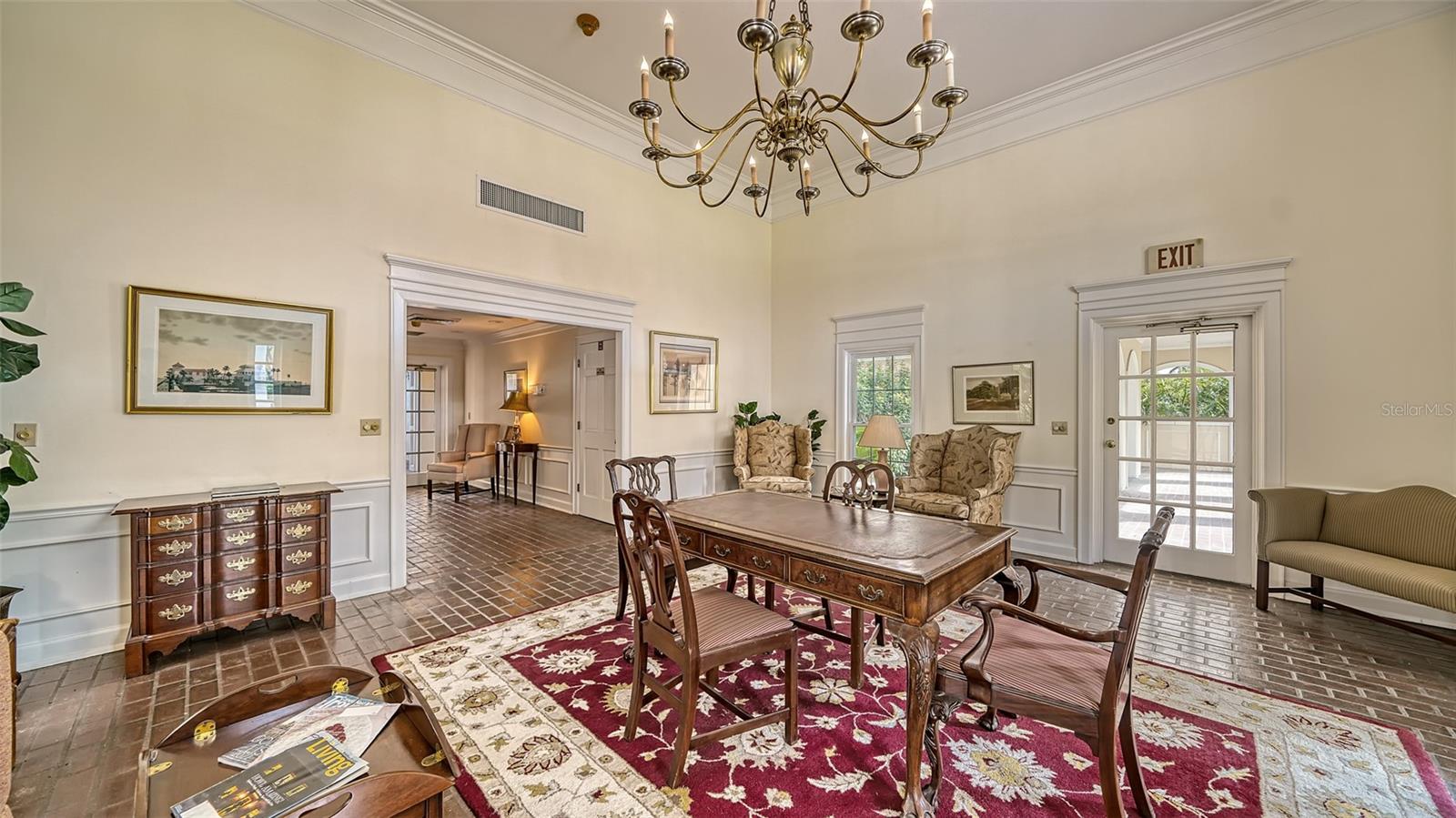 WINDSOR LODGE AT THE OAKS - Residential