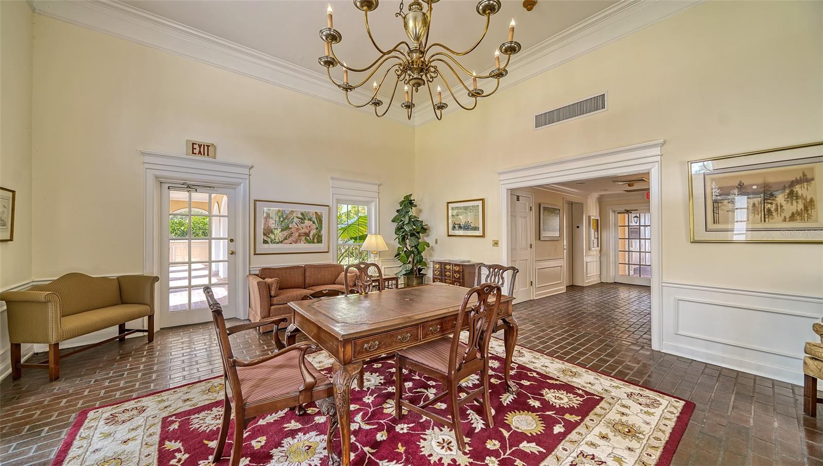 WINDSOR LODGE AT THE OAKS - Residential