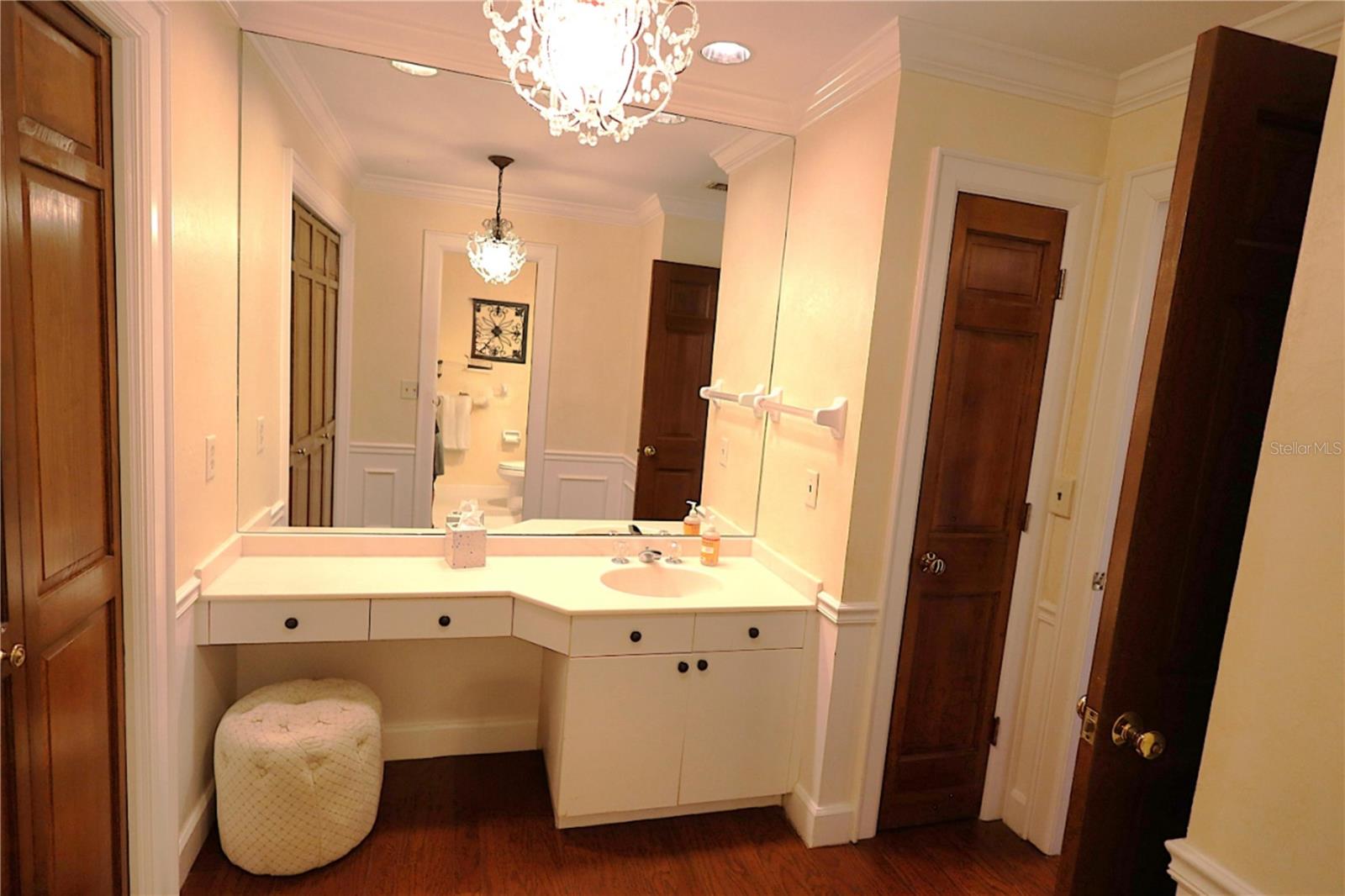 WINDSOR LODGE AT THE OAKS - Residential