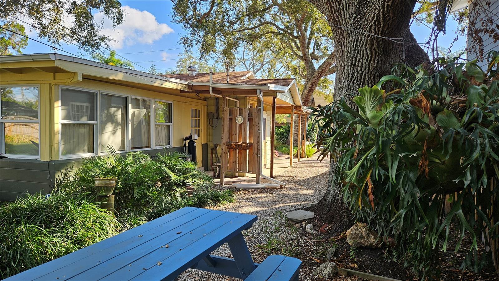 BAY VIEW PARK SEC P - Residential