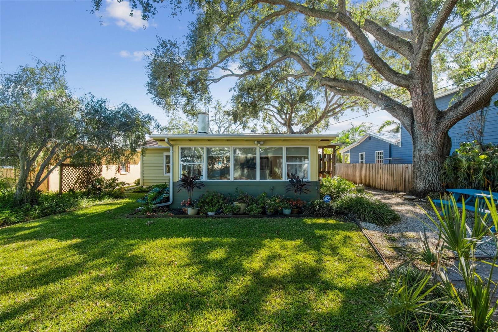 BAY VIEW PARK SEC P - Residential