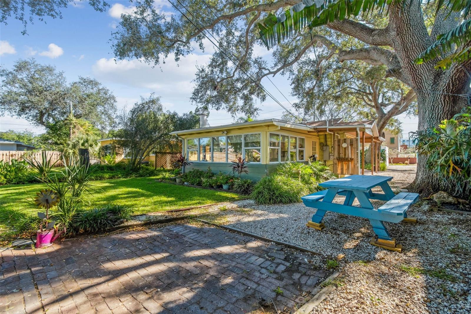 BAY VIEW PARK SEC P - Residential