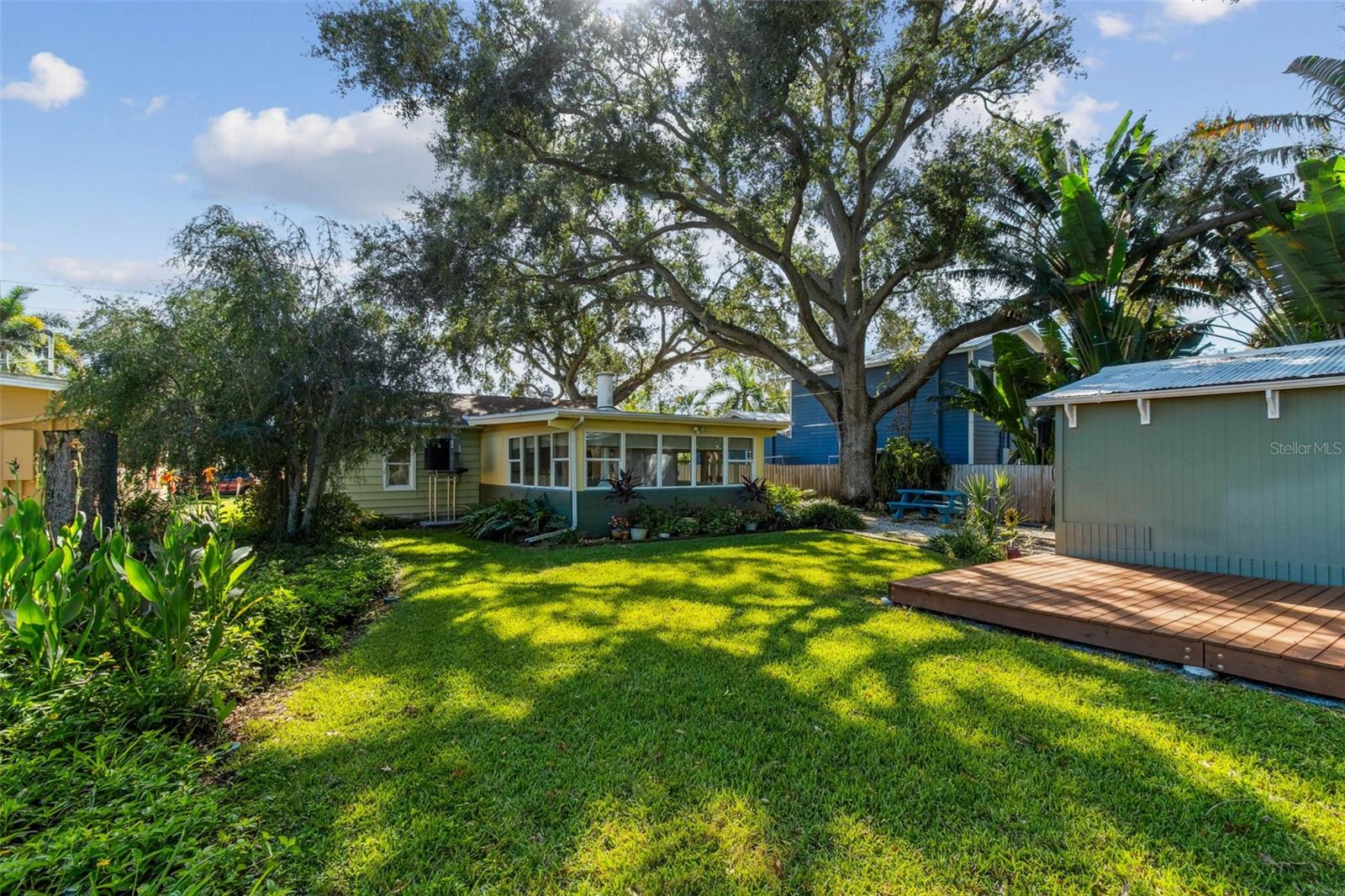 BAY VIEW PARK SEC P - Residential