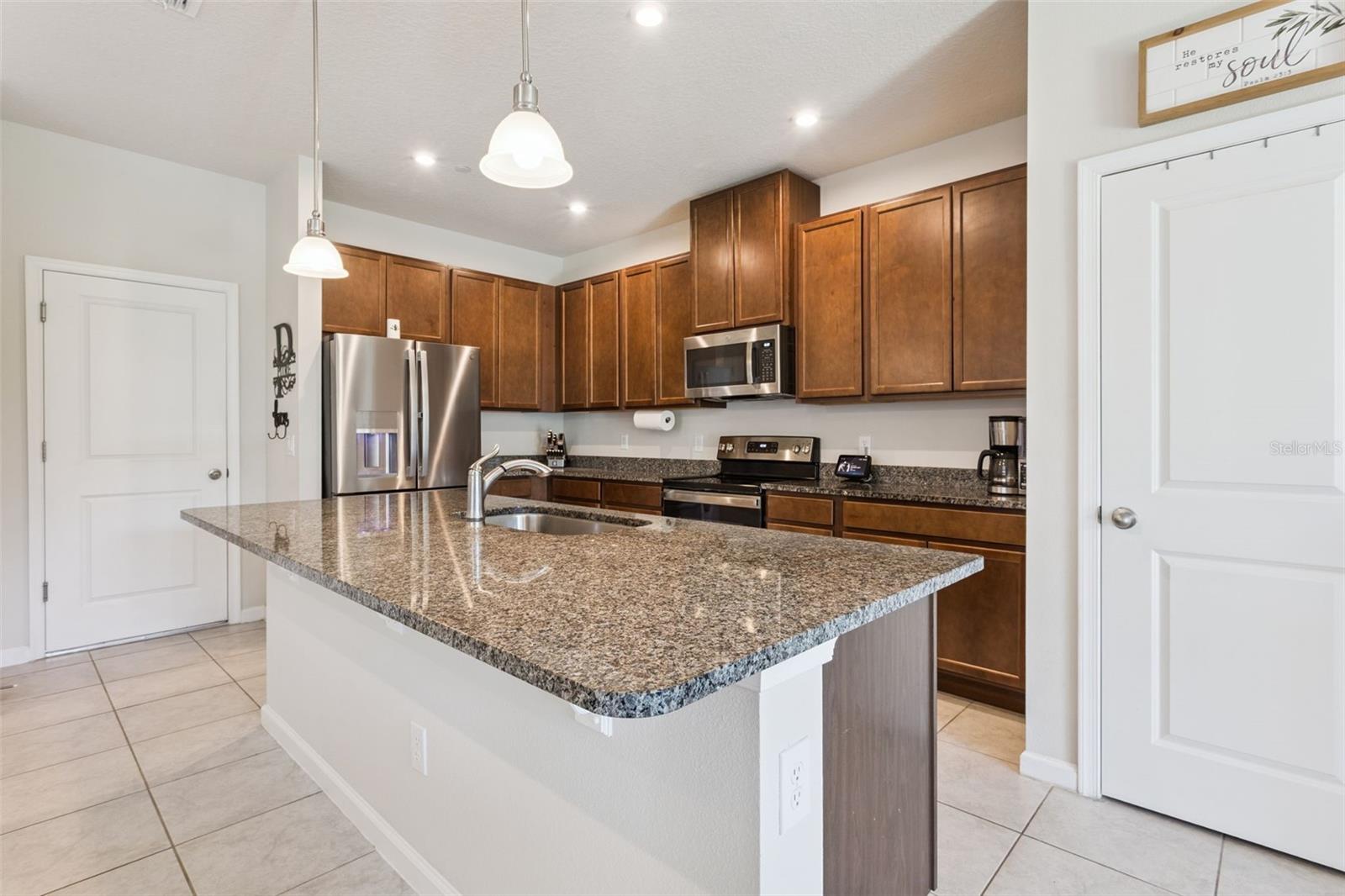 HOLDEN RIDGE TOWNHOMES - Residential