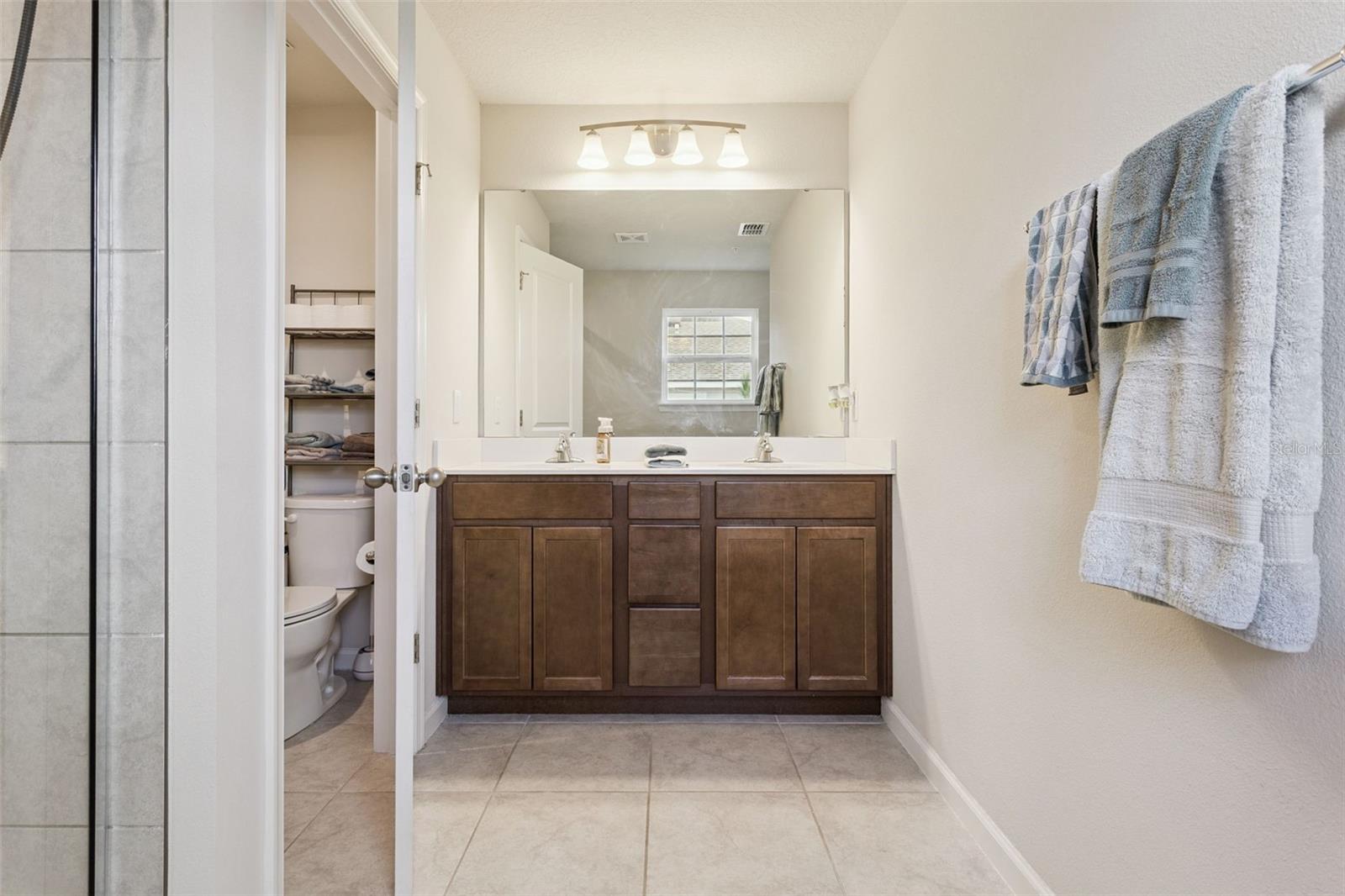 HOLDEN RIDGE TOWNHOMES - Residential