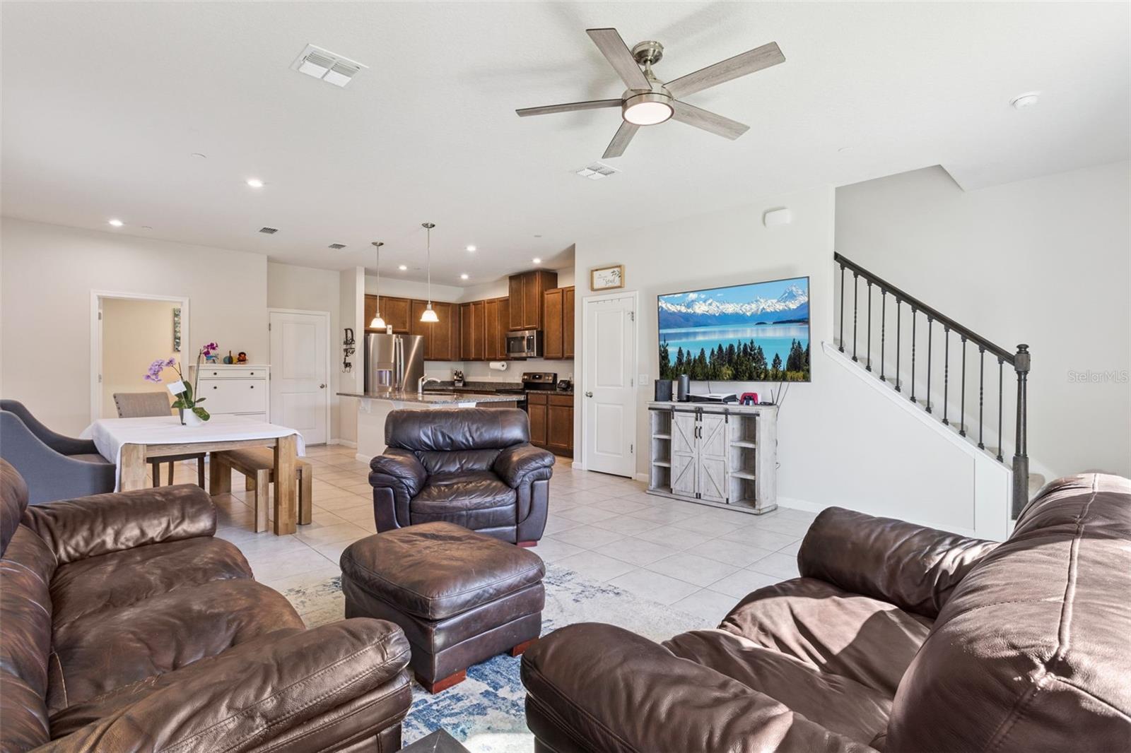 1809 HOLDEN RIDGE LANE