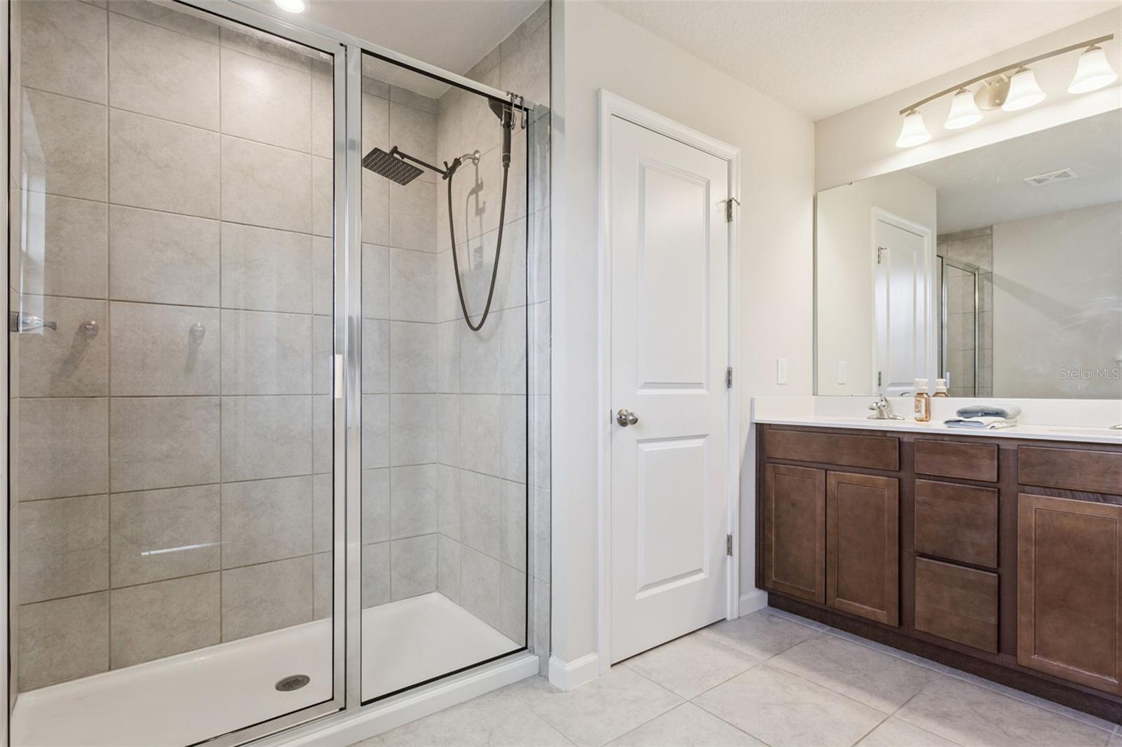 HOLDEN RIDGE TOWNHOMES - Residential