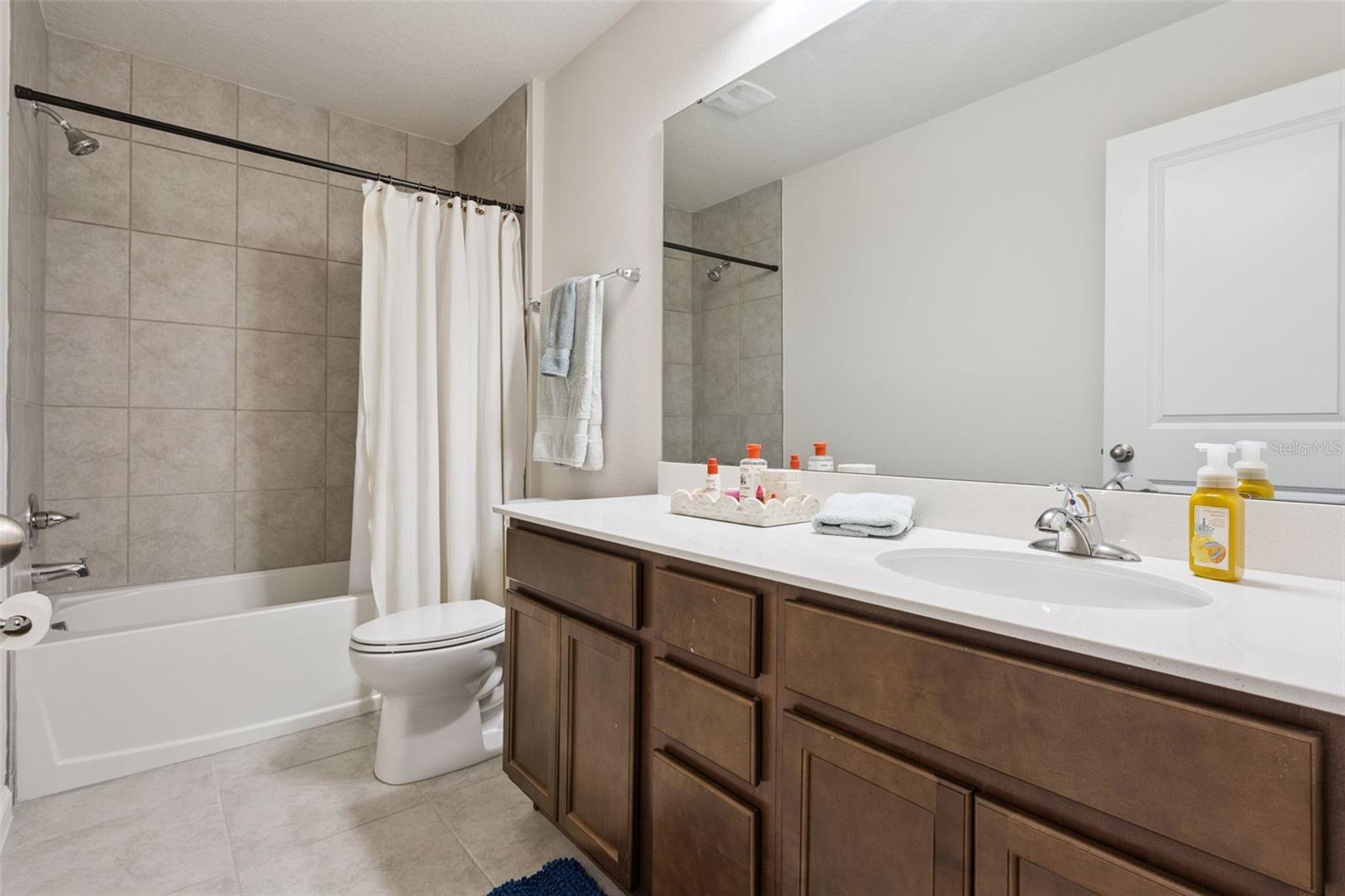 HOLDEN RIDGE TOWNHOMES - Residential