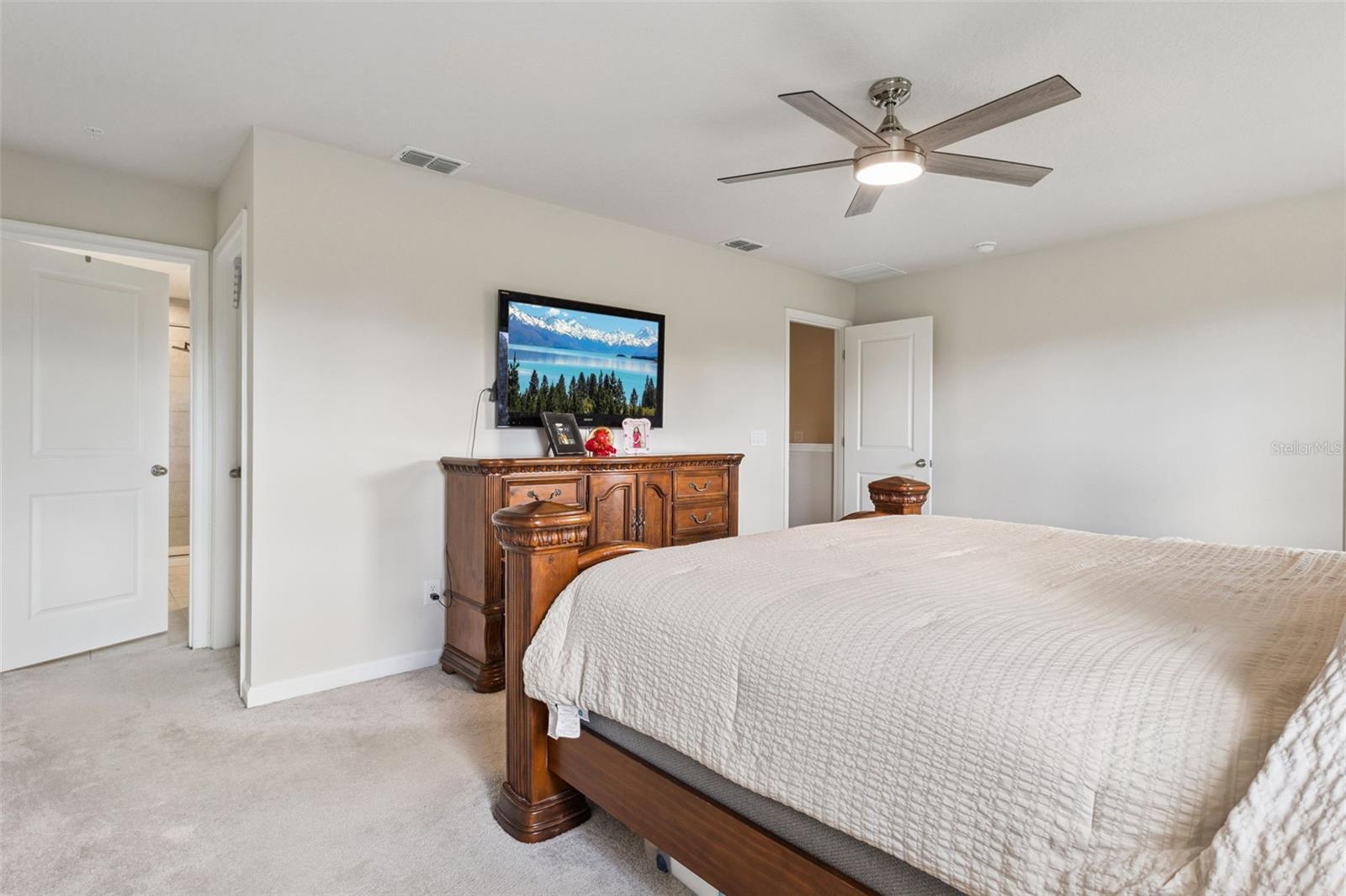 HOLDEN RIDGE TOWNHOMES - Residential