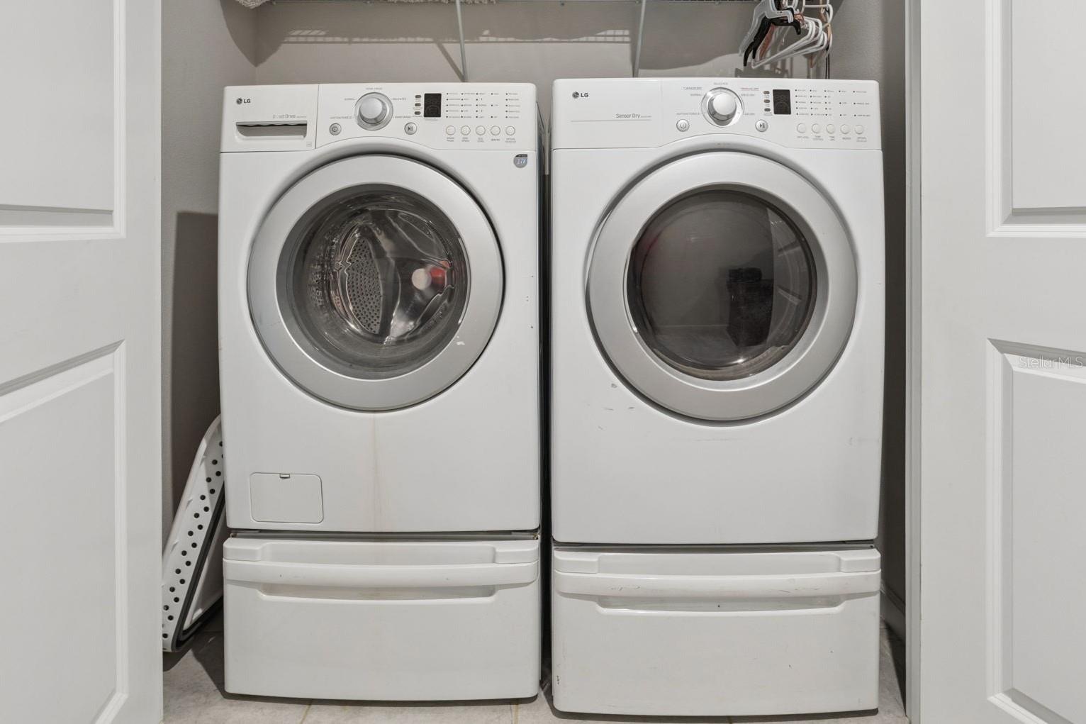 HOLDEN RIDGE TOWNHOMES - Residential