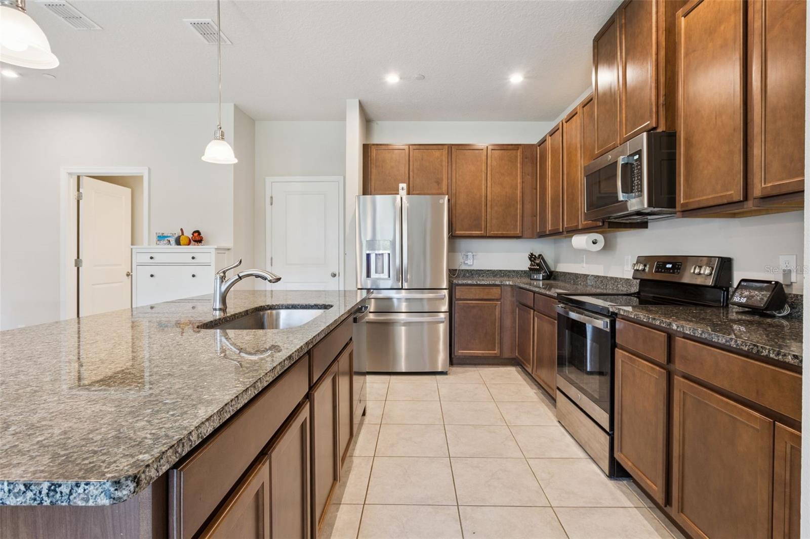 1809 HOLDEN RIDGE LANE