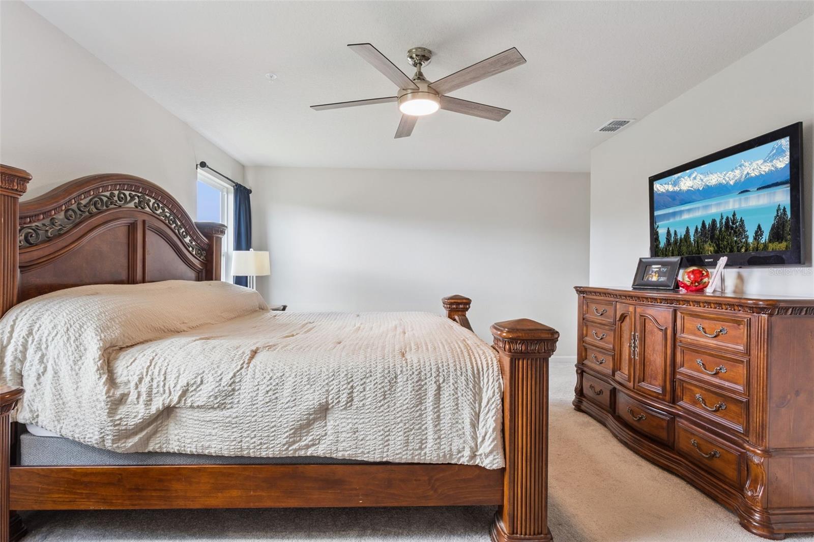 HOLDEN RIDGE TOWNHOMES - Residential