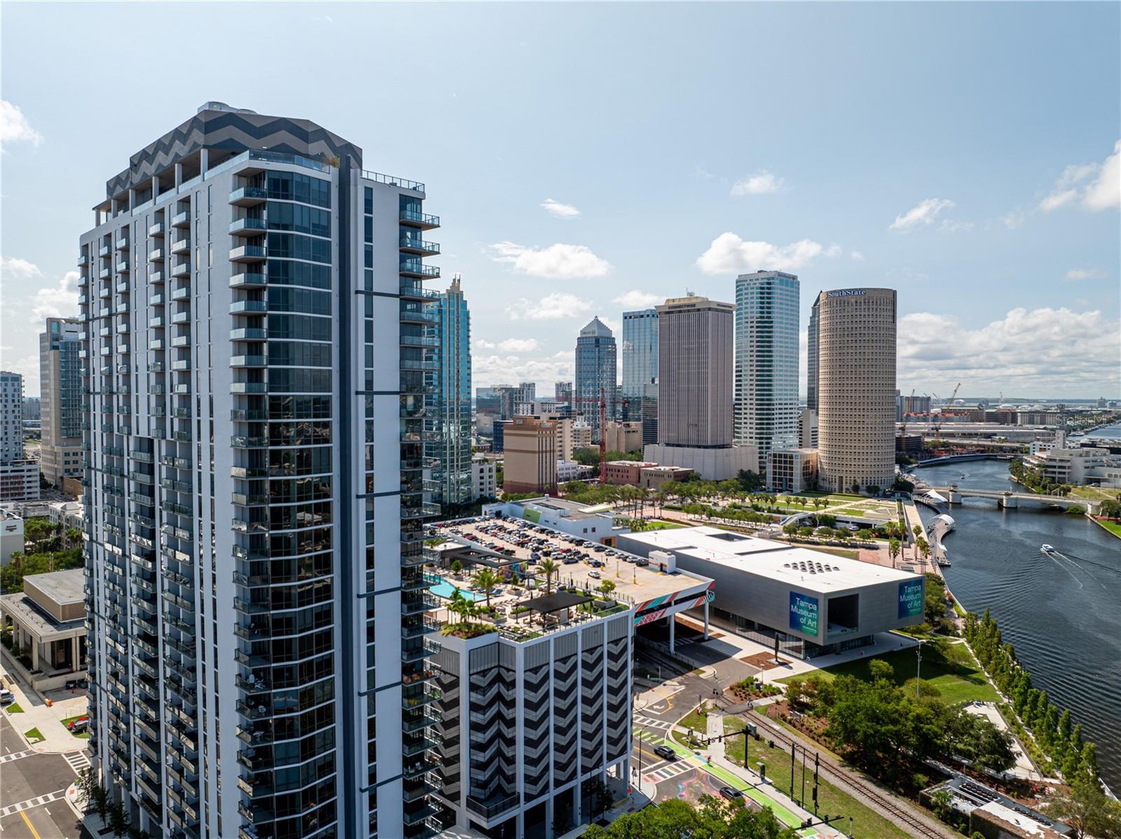 CLARKE'S SUB - AER TAMPA - Residential Lease