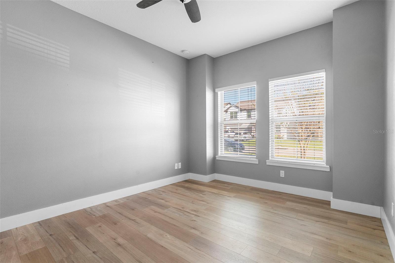 SEVEN OAKS - Residential