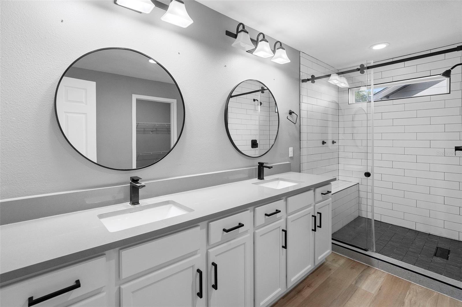 SEVEN OAKS - Residential