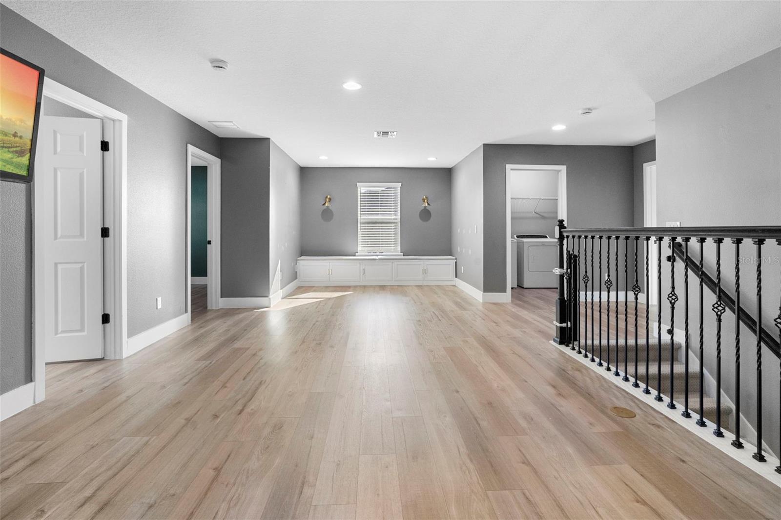 SEVEN OAKS - Residential