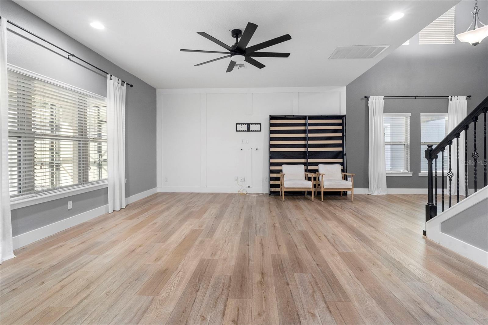 SEVEN OAKS - Residential