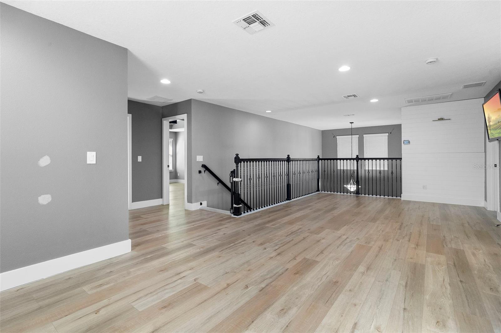 SEVEN OAKS - Residential