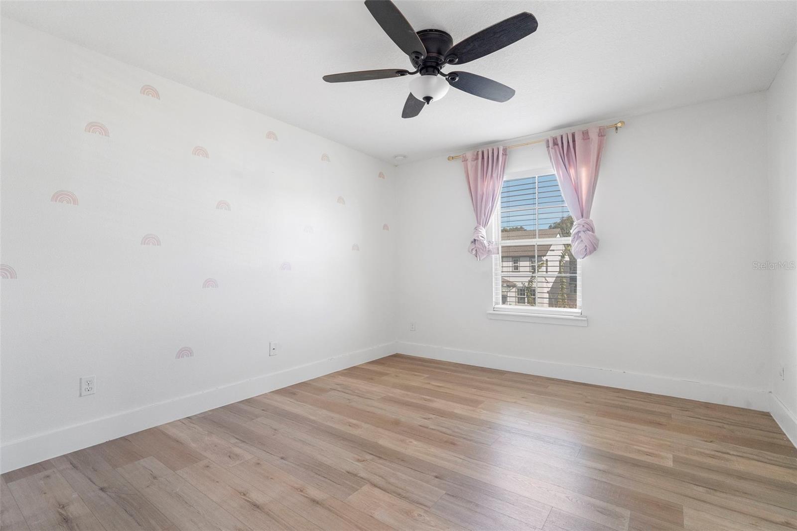 SEVEN OAKS - Residential